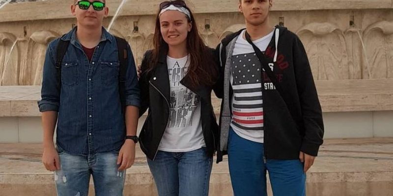 Na fotografiji so Gregor Pšeničnik, Ana Milošević in Žan Hudournik